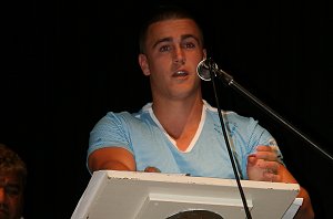 Cameron King - 2009 DAU MEDALIST thanks his team mates (Photo : ourfootymedia)