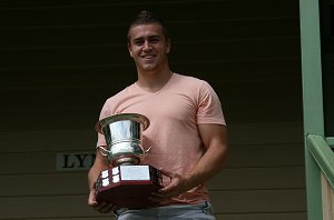 Cameron King with his VAL LAMBIT Award (Photo : ourfootymedia)