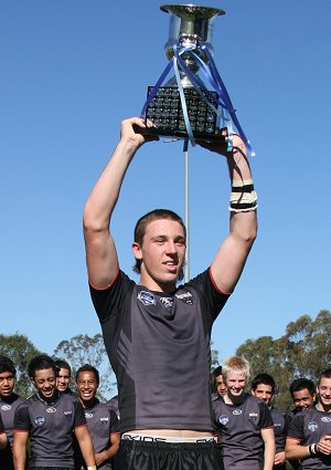 Panthers Skipper Bryce CARTWRIGHT hold up the Harold Matthews Cup (Photo : ourfootymedia)