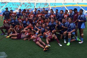 Queensland and NSW Indigenous U16s together after the game (Photo : NSWRL)