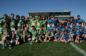 EastRidge Cobra's & Cronulla Sharks Under 13 teams atfer their game on Shark Park ( Photo's : ourfooty media ) 