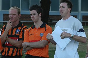 Jarrod Maxwell & the boyz checkin out the Sharks SG BAll trail against the Raiders earlier this year (Photo : ourfooty media)