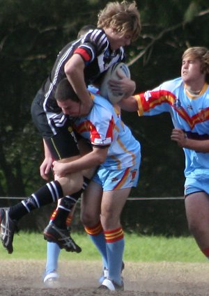 De La Salle v Cronulla Caringbah Under 17B's Rnd 10 Action (Photo : ourfootymedia)