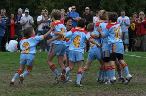 De LA Salle jump for joy when the final bell rings - 2007 Under 10A PREMIERS 