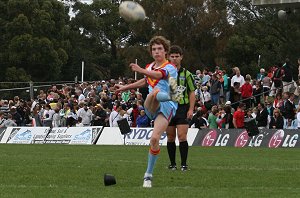 Tommy McLennan converts and adds the 2 points to the score line ( Photo : Steve Montgomery / OurFootyTeam.com) 