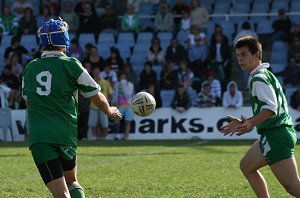 Gymea Gorilla's get the footy out to their backs 