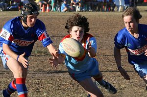 De La left winger Speersy makes a desperate dive for the loose ball 