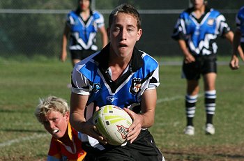 Stacey Morrell passing the ball