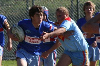 Engadine Dragons going for the line