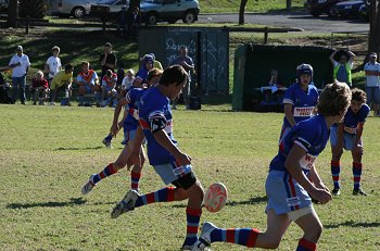 Engadine Dragons kick to get out of danger