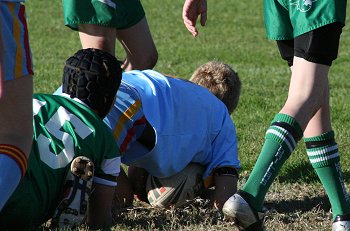 Daniel Small scores his try from dummy half