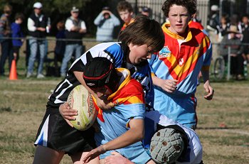 Sharks defender tackles De La