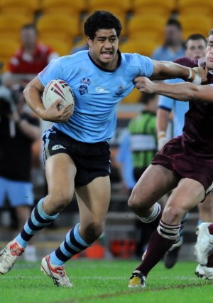 Matthew Wright (NSW) on his way to 3 tries 