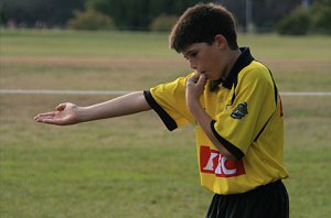 Souths Junior Ref awards a try while in control of a local game of footy (Photo : ssdjrlra) 