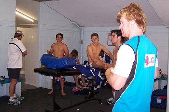 Thommo pops in for a chat with the IGNY Park boys  (Picture : ourfootyteam media)