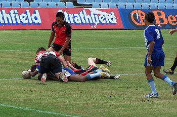 Simeon Fuller is at the end of a great team play  (Picture : ourfootyteam media)