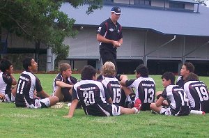 Kim Bray talks to the Marsden SHS troops (Photo : Marsden SHS)