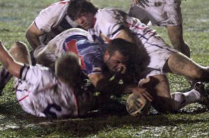 Clement Bienes dives in for France's 2 nd try of the night (Photo : Ian Golden